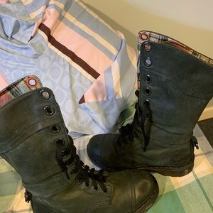 Dr. Martens air wair triumph combat boots